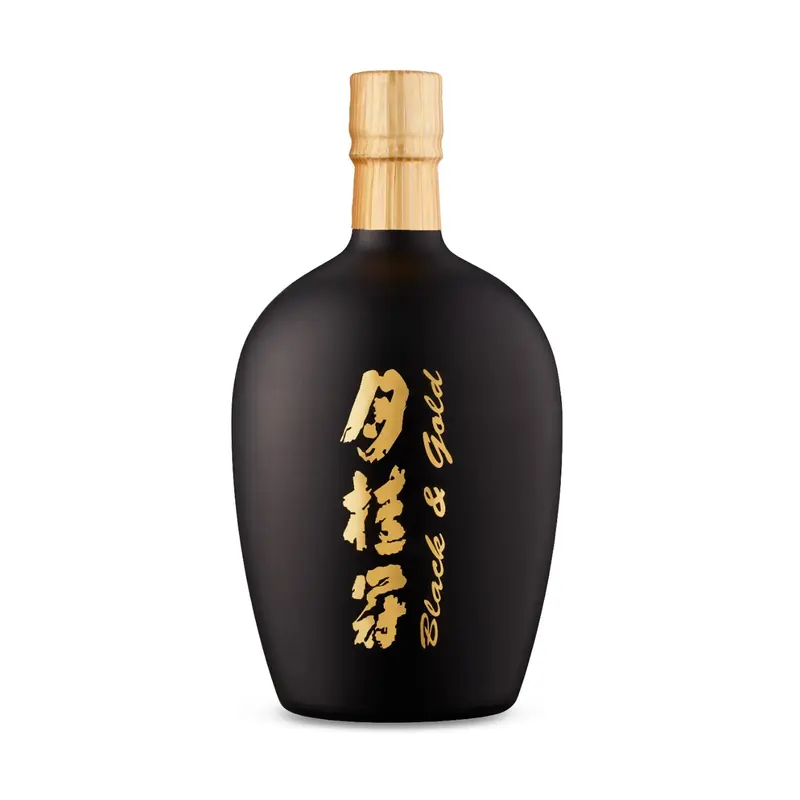 Gekkeikan Black & Gold Junmai Sake - 750 ml